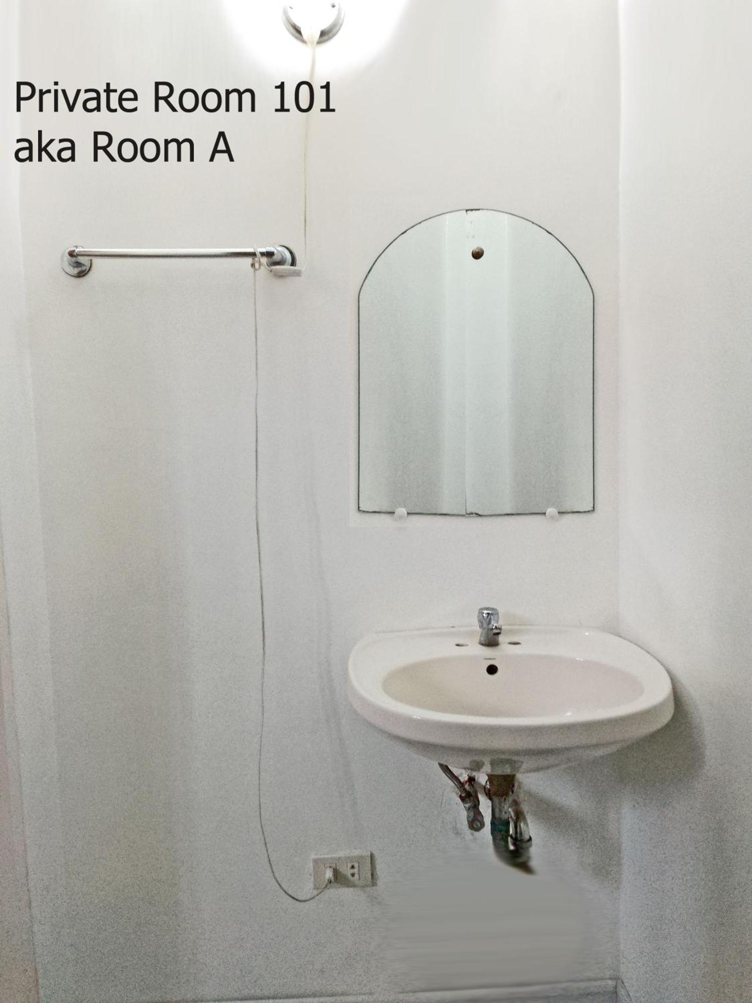 Leizel'S Bed & Breakfast Palompon Екстер'єр фото