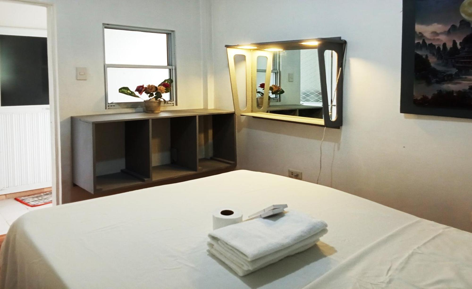 Leizel'S Bed & Breakfast Palompon Екстер'єр фото